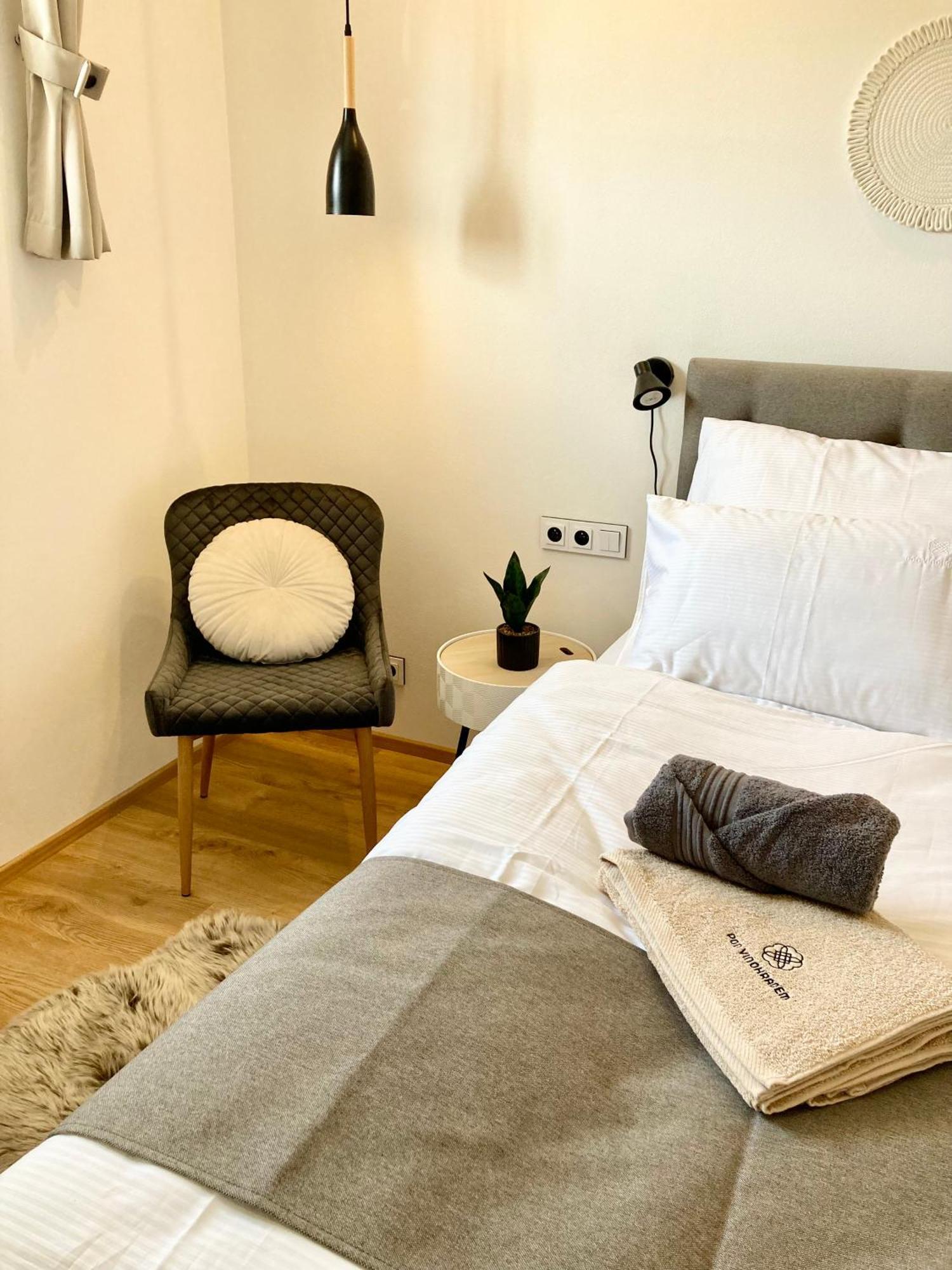Pod Vinohradem - Apartmany & Vinne Sklepy Mutěnice Exterior foto